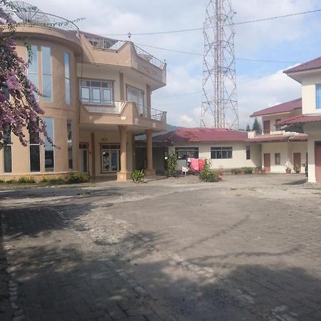 Sopo Bona Hotel Berastagi Exterior photo